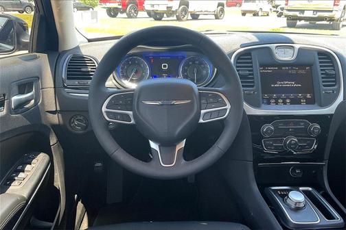 2023 Chrysler 300 Touring
