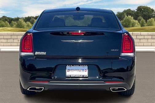 2023 Chrysler 300 Touring