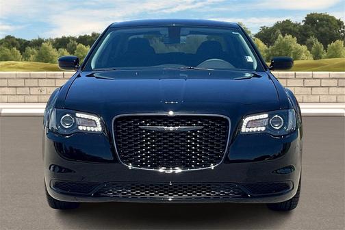 2023 Chrysler 300 Touring