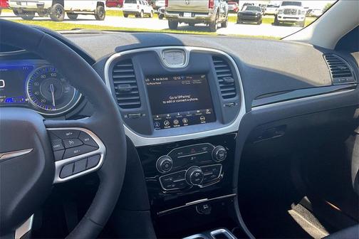 2023 Chrysler 300 Touring