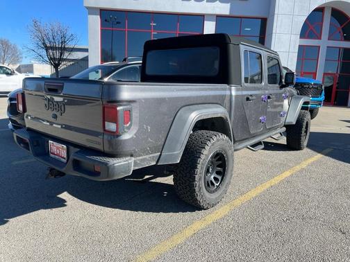 2020 Jeep Gladiator Sport