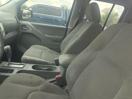 Brilliant Silver 2018 Nissan Frontier SV