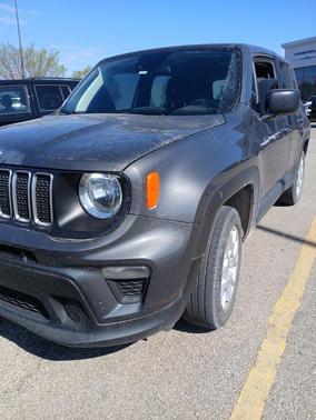 Graphite Gray 2023 Jeep Renegade Latitude