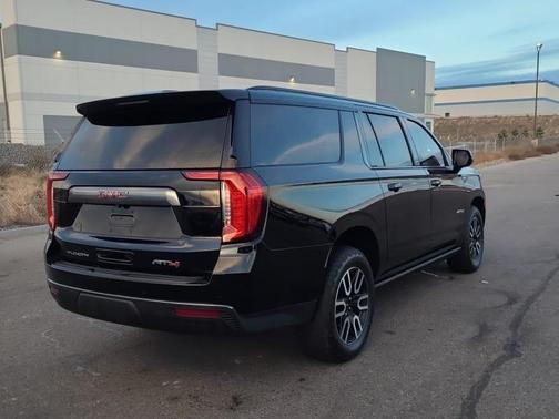 2023 GMC Yukon XL AT4