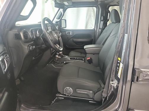 2021 Jeep Gladiator Sport