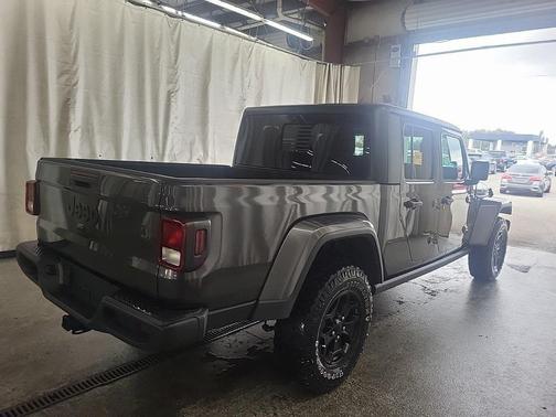 2021 Jeep Gladiator Sport