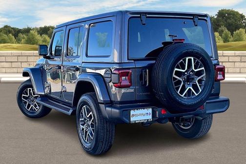 Granite Crystal Clearcoat Metallic 2026 Jeep Wrangler Sahara