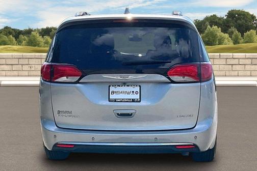 Billet Silver Metallic Clearcoat 2019 Chrysler Pacifica Limited