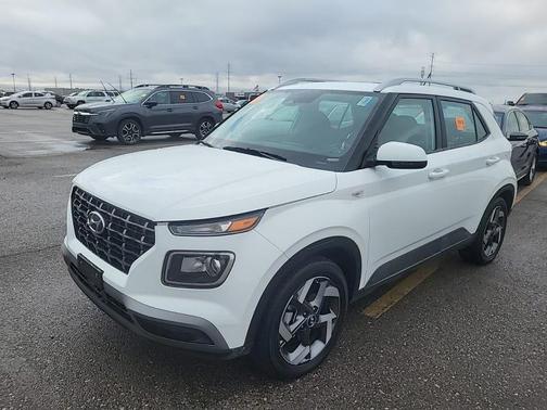 2025 Hyundai VENUE SEL