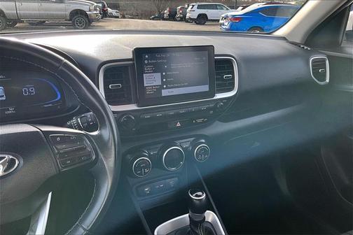 2025 Hyundai VENUE SEL