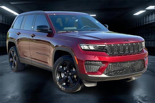2025 Jeep Grand Cherokee Laredo