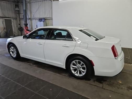 2022 Chrysler 300 Touring