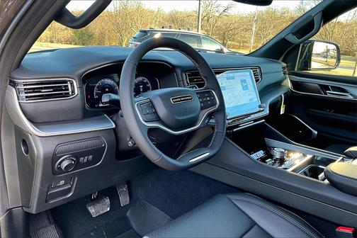 2026 Jeep Grand Wagoneer Base