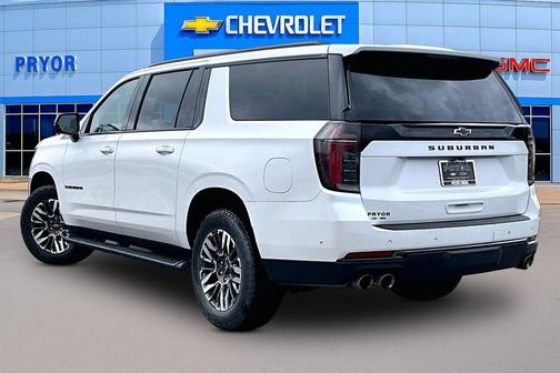 Iridescent Pearl Tricoat 2025 Chevrolet Suburban Z71