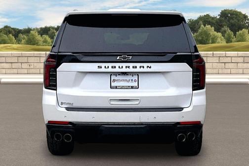 Iridescent Pearl Tricoat 2025 Chevrolet Suburban Z71