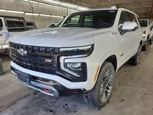 Iridescent Pearl Tricoat 2025 Chevrolet Tahoe Z71