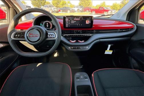 2024 FIAT 500e Base