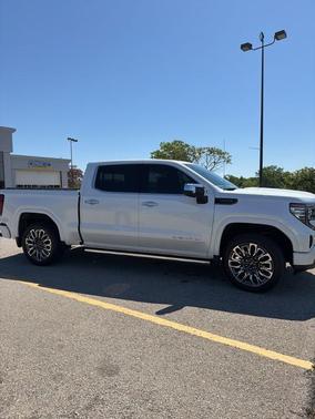 White Frost Tri-Coat 2024 GMC Sierra 1500 Denali Ultimate