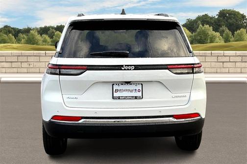 2025 Jeep Grand Cherokee Laredo