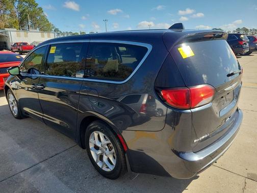 2020 Chrysler Pacifica Touring