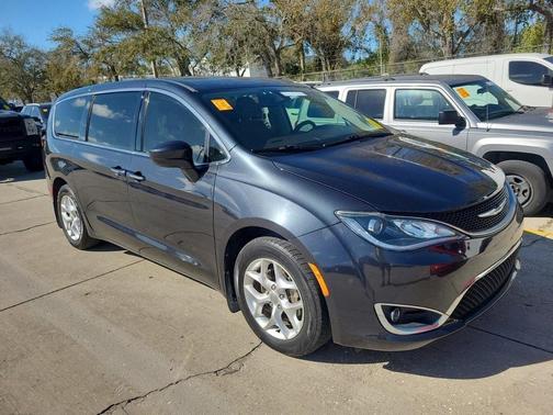 2020 Chrysler Pacifica Touring