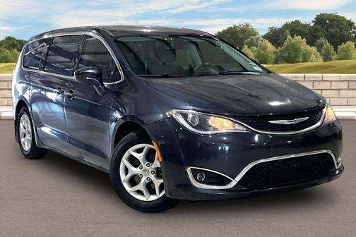 2020 Chrysler Pacifica Touring