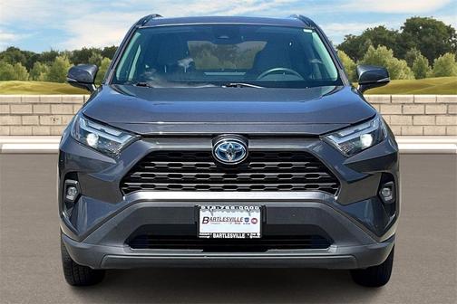 2022 Toyota RAV4 Hybrid XLE Premium