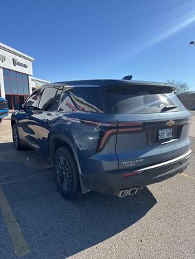 2024 Chevrolet Traverse LS