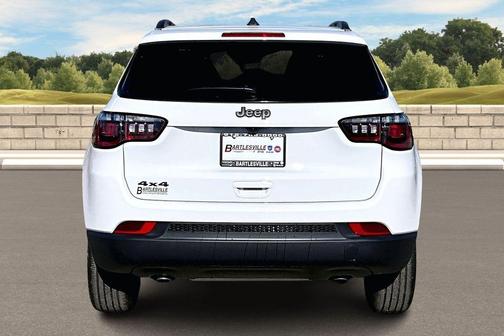 Bright White Clearcoat 2026 Jeep Compass Latitude