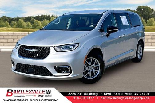 Silver Mist Clearcoat 2024 Chrysler Pacifica Touring-L