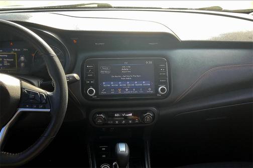 2022 Nissan Kicks SR