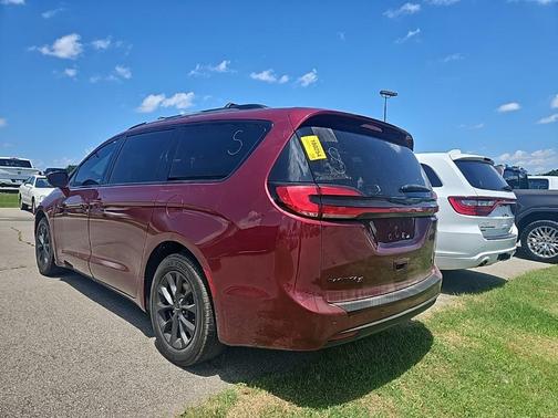 2021 Chrysler Pacifica Touring-L