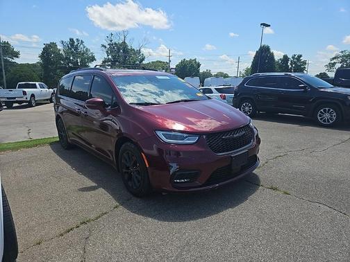 2021 Chrysler Pacifica Touring-L