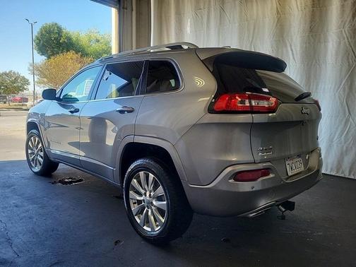 2016 Jeep Cherokee Overland