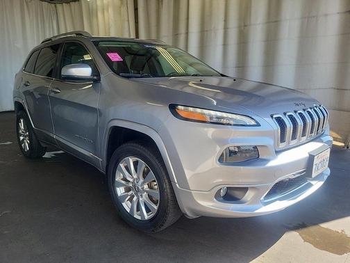 2016 Jeep Cherokee Overland