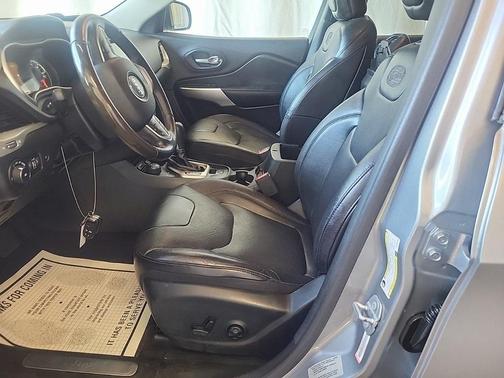 2016 Jeep Cherokee Overland