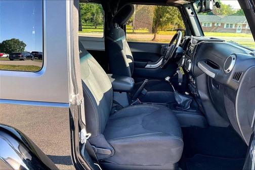 Black Clearcoat 2016 Jeep Wrangler Sahara