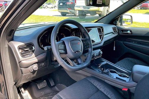 DB Black Crystal Clearcoat 2026 Dodge Durango GT HEMI V8
