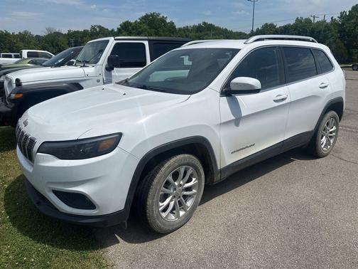 Bright White Clearcoat 2019 Jeep Cherokee Latitude