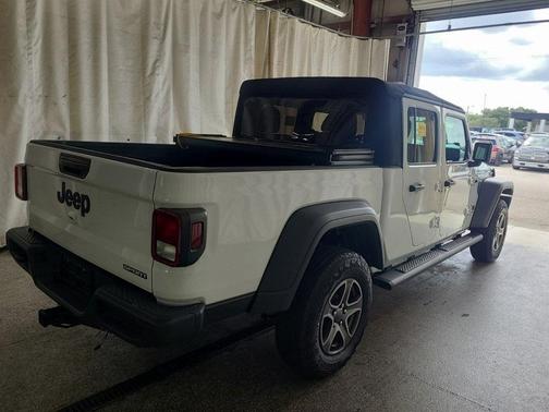 2020 Jeep Gladiator Sport