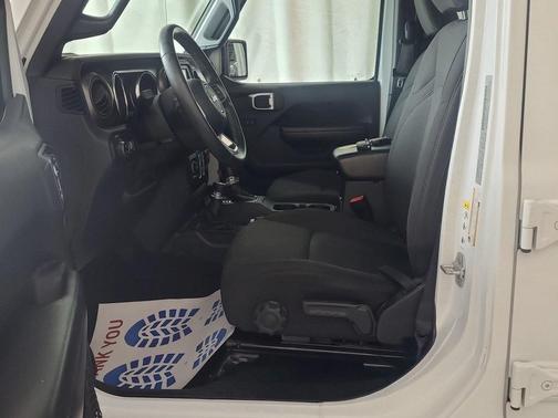 2020 Jeep Gladiator Sport