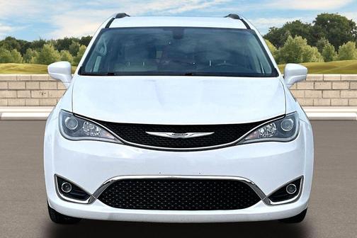 Bright White Clearcoat 2017 Chrysler Pacifica Touring-L Plus