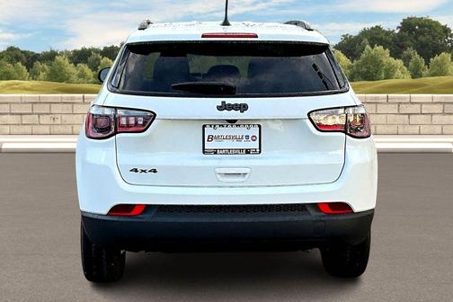 Bright White Clearcoat 2026 Jeep Compass Latitude