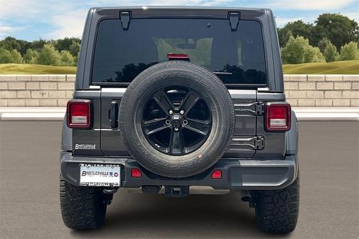 2020 Jeep Wrangler Unlimited Sahara Altitude