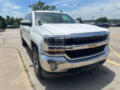 Summit White 2017 Chevrolet Silverado 1500 LT