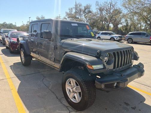 2023 Jeep Gladiator Sport