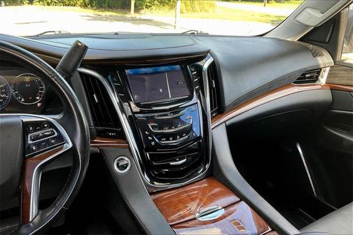 2015 Cadillac Escalade Luxury
