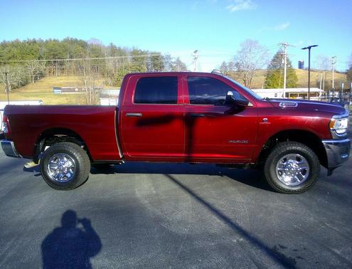 2021 RAM 2500 Tradesman Crew Cab 4x4 6'4' Box