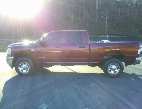 2021 RAM 2500 Tradesman Crew Cab 4x4 6'4' Box