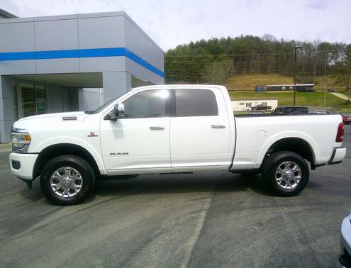 2022 RAM 2500 Laramie Crew Cab 4x4 6'4' Box